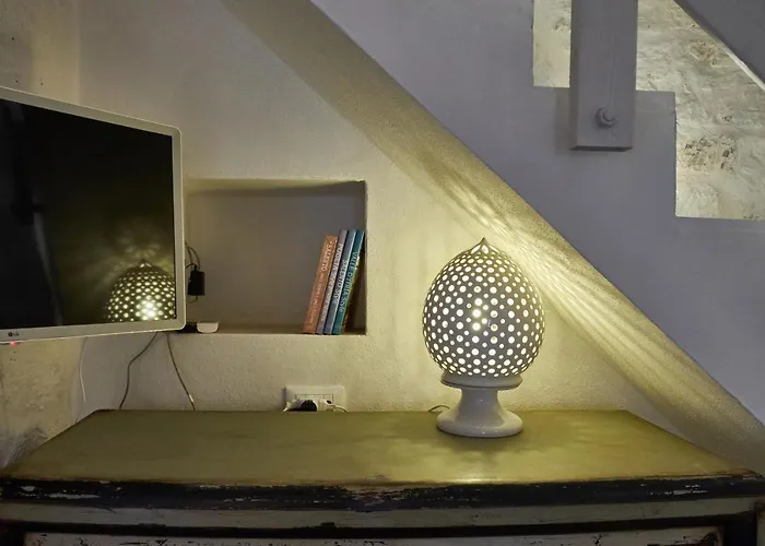 Domus Muri Bianchi オストゥーニ